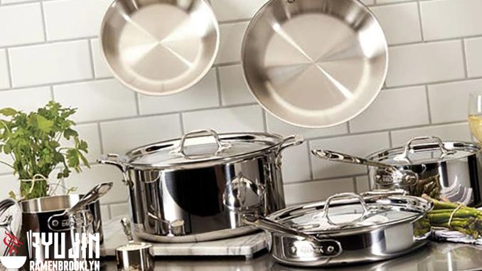 What Pans Does Gordon Ramsay Use? All Tools In Your Kitchen