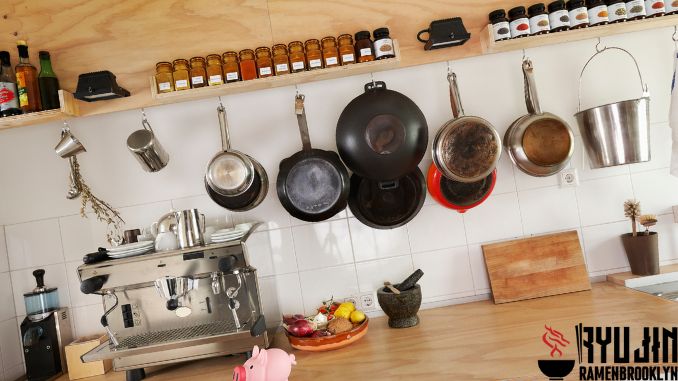 https://ryujinrameninbrooklyn.com/wp-content/uploads/2022/07/What-to-Do-With-Old-Pots-and-Pans-Recycling-Them.jpg