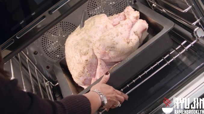 How to Cook a Turkey in a Convection Oven (What to Know)